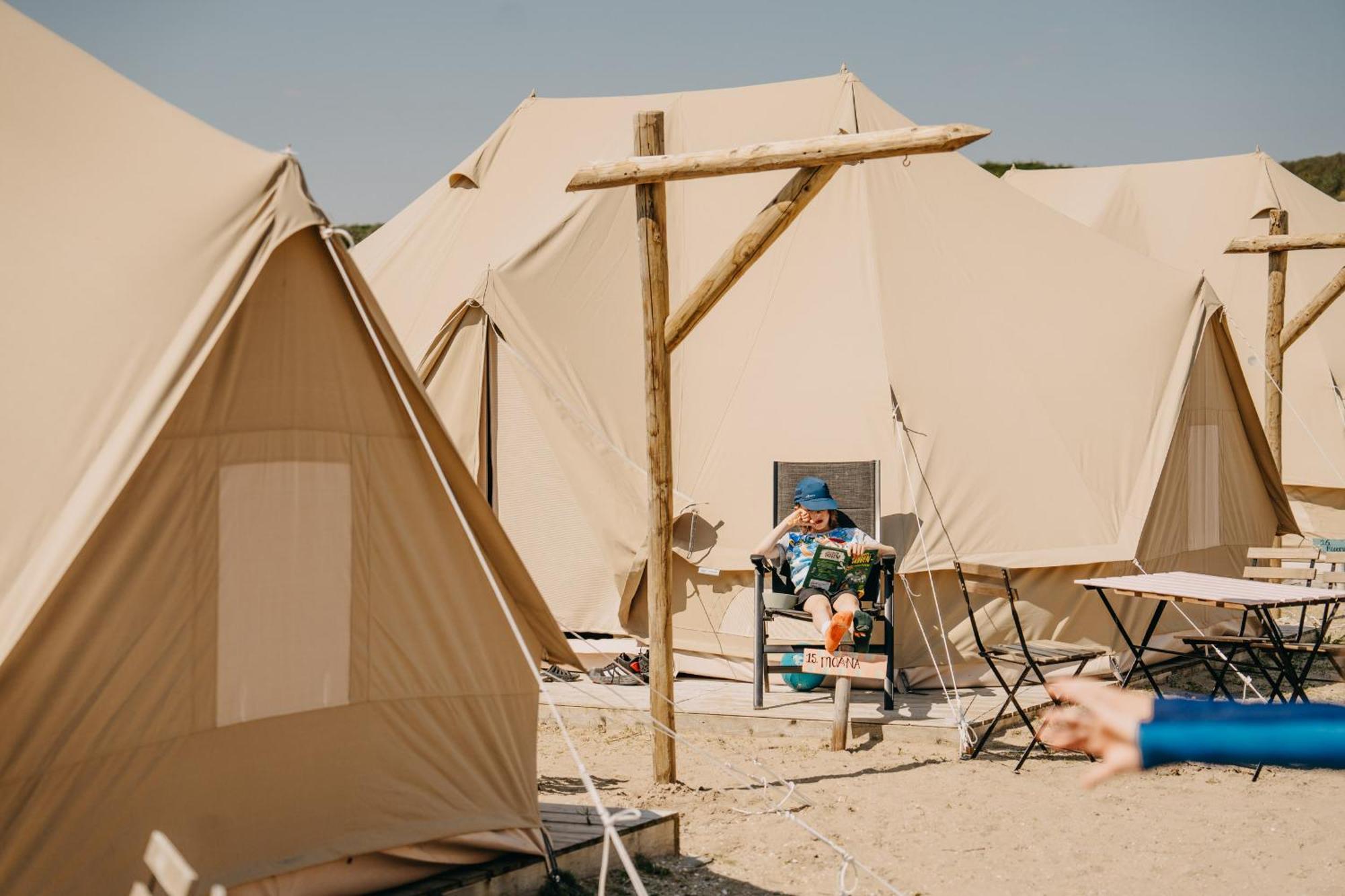 Beachcamp Bloemendaal Surf Resort Overveen Dış mekan fotoğraf